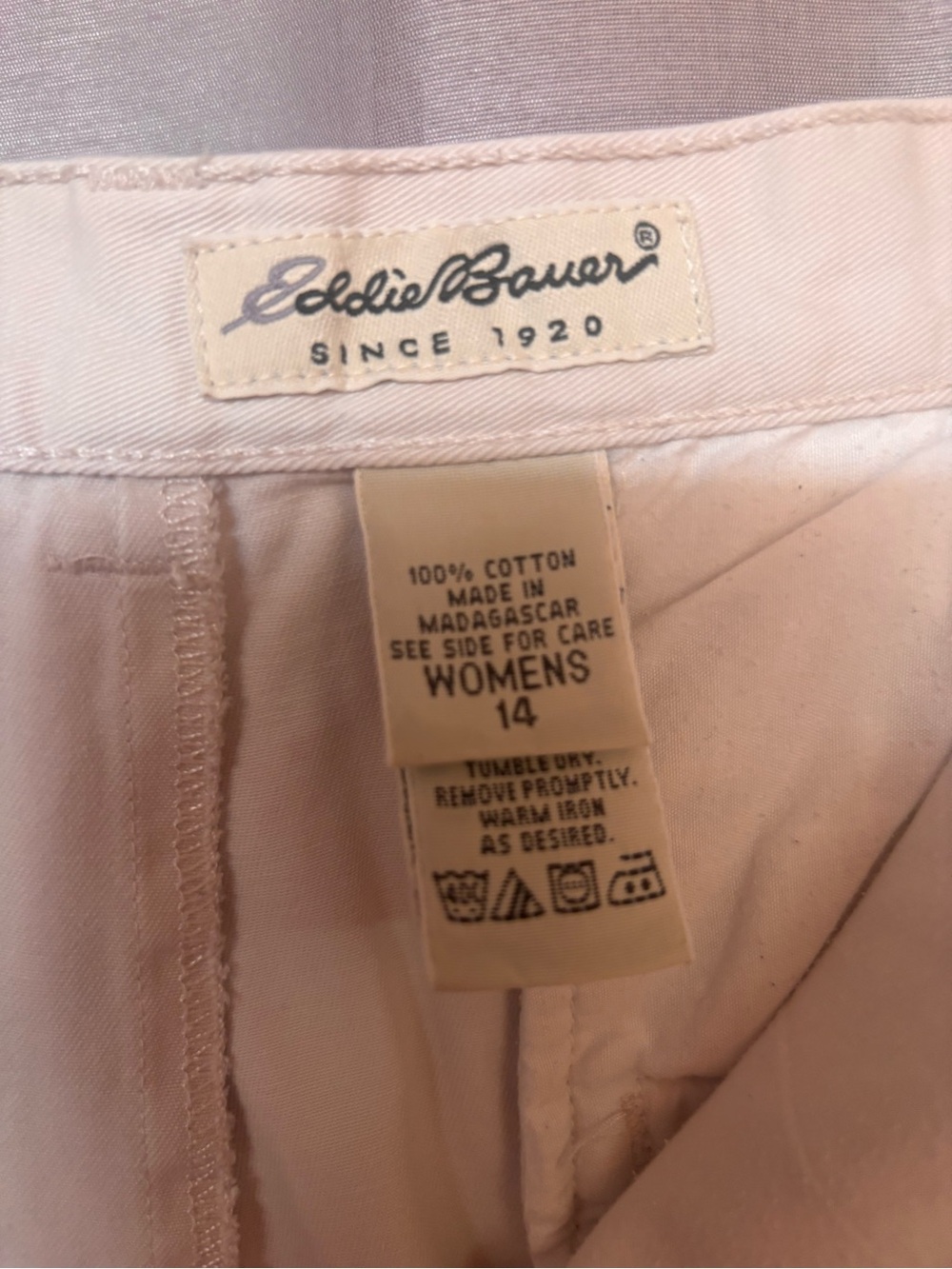 Eddie Bauer Women's Flat Front Shorts in Light Tan - Picture 2 of 3